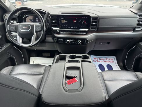 Used 2025 GMC Sierra 1500 SLT AWD/4WD image 17