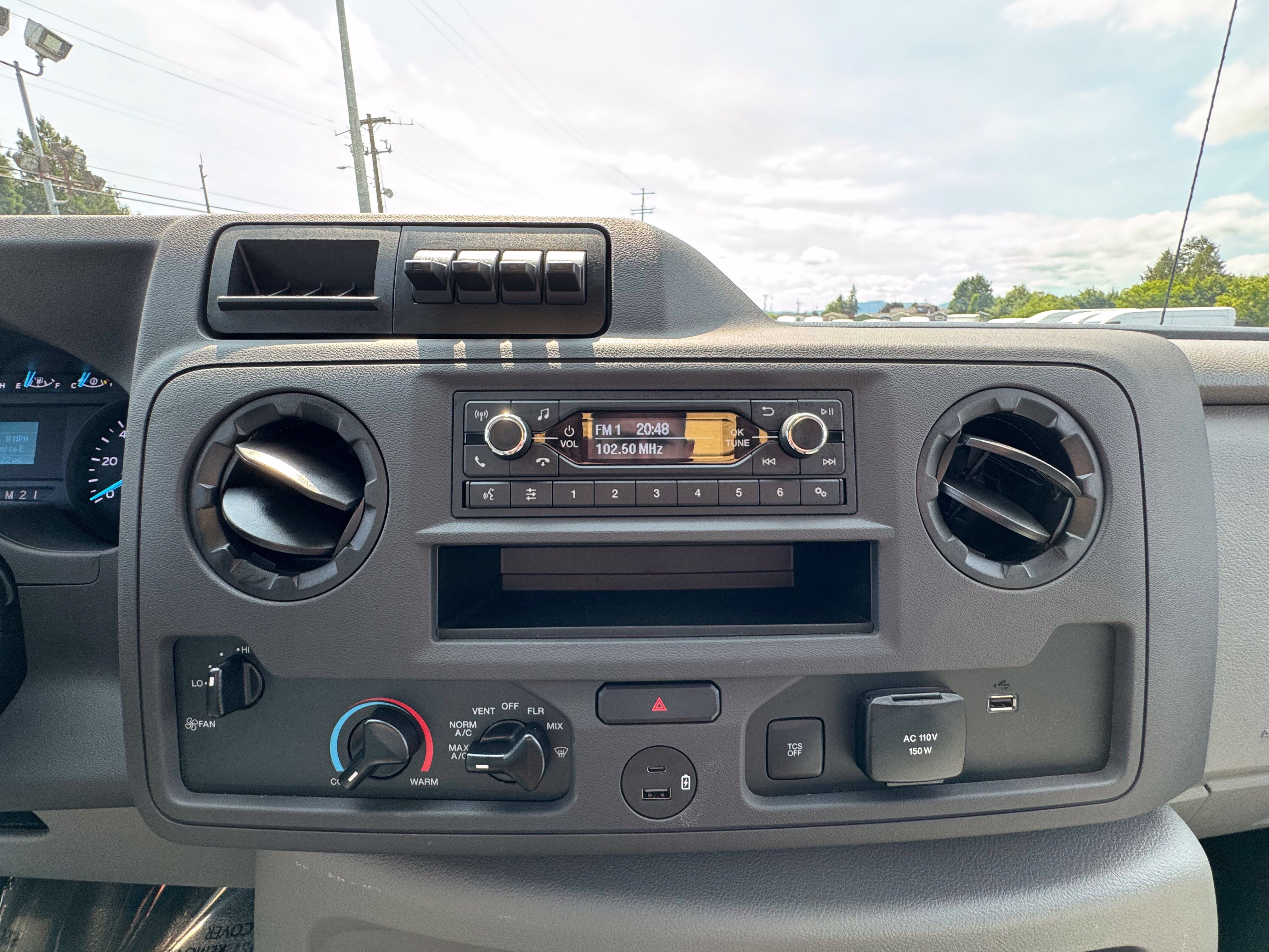 Used 2023 Ford E-450 and Econoline 450 Super Duty w/ Power Windows & Locks Group RWD image 44