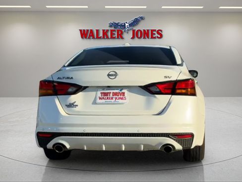 Used 2024 Nissan Altima 2.5 SV w/ SV Premium Package image 4
