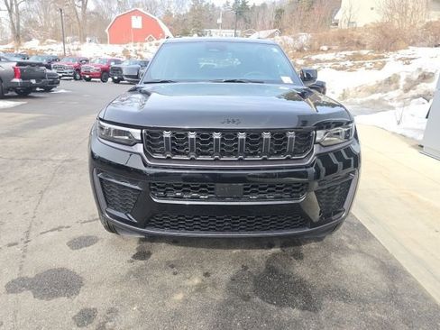 New 2026 Jeep Grand Cherokee L 4WD image 2