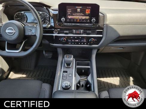 Used 2022 Nissan Pathfinder SV AWD/4WD image 19