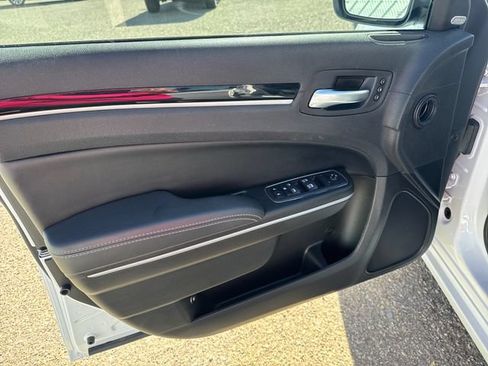Used 2023 Chrysler 300 S w/ Comfort Group RWD image 10