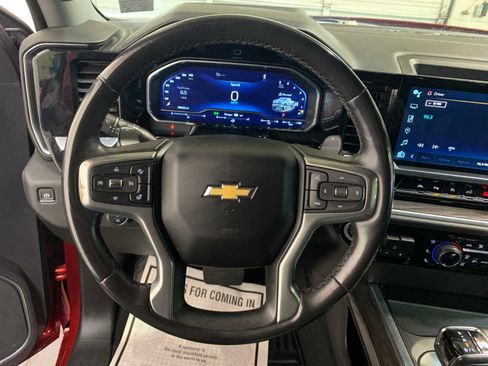 Used 2022 Chevrolet Silverado 1500 LTZ w/ Technology Package AWD/4WD image 9