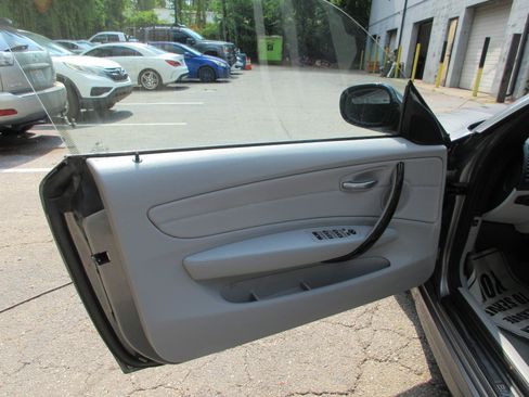 Used 2010 BMW 135i Convertible RWD image 10