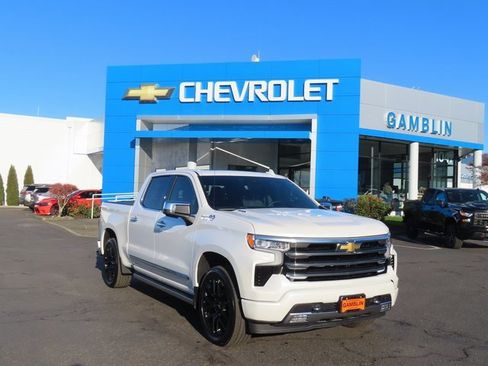 Certified 2025 Chevrolet Silverado 1500 High Country w/ Technology Package image 46