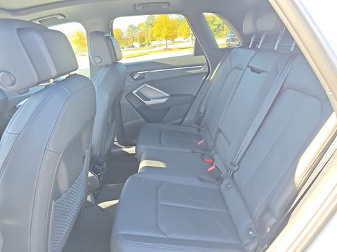 New 2025 Audi Q3 2.0T Premium image 14