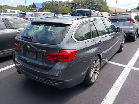 Used 2017 BMW 330i xDrive Wagon AWD/4WD image 3