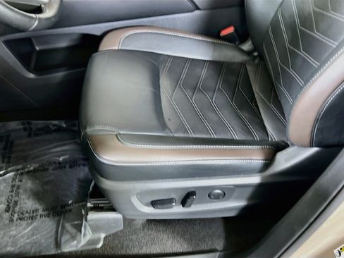 Used 2023 Nissan Pathfinder Platinum AWD/4WD image 19