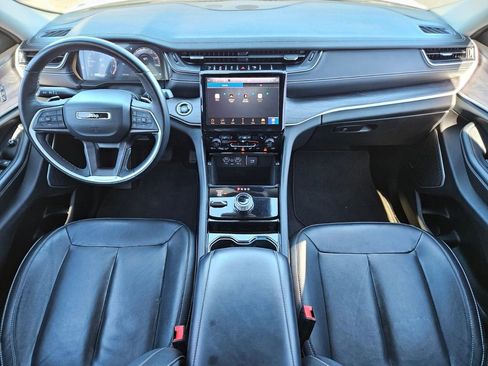 Used 2022 Jeep Grand Cherokee Limited image 12