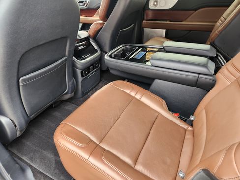 Used 2022 Lincoln Navigator Reserve image 36