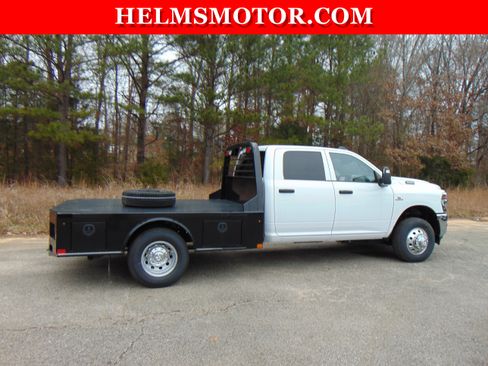 Used 2025 RAM 3500 Tradesman w/ Chrome Appearance Group image 15