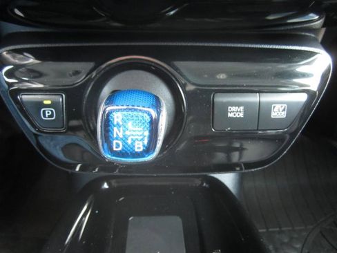 Used 2020 Toyota Prius XLE image 37
