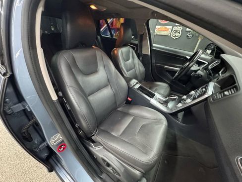 Used 2018 Volvo V60 T5 Cross Country w/ Convenience Package image 21