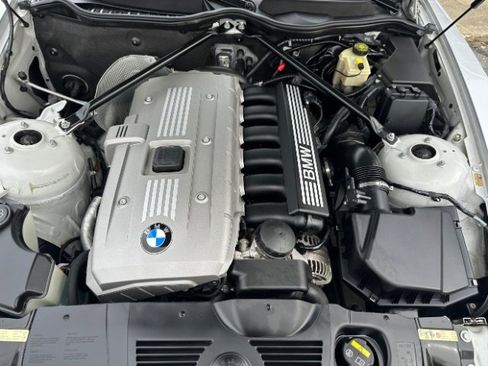 Used 2006 BMW Z4 3.0i image 10