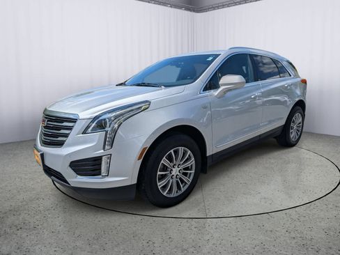 Used 2017 Cadillac XT5 Luxury w/ Driver Awareness Package FWD image 6