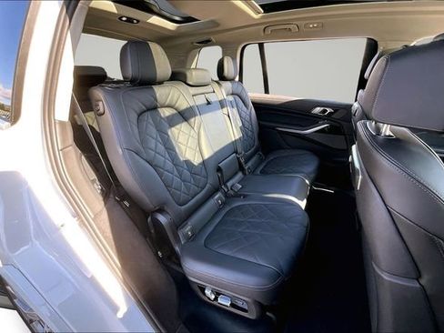 Used 2024 BMW X7 xDrive40i image 25