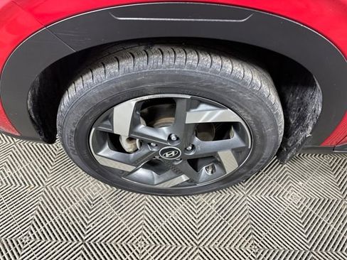 Certified 2022 Hyundai Venue SEL image 10