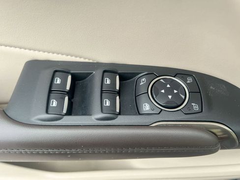 Used 2017 Lincoln MKC Reserve w/ Lincoln MKC Climate Package AWD/4WD image 17