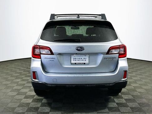 Used 2017 Subaru Outback 2.5i Limited image 7