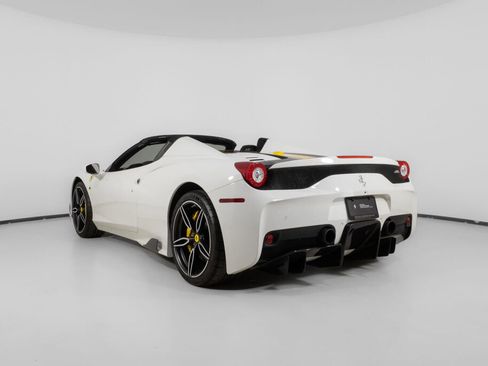 Used 2015 Ferrari 458 Speciale A RWD image 4