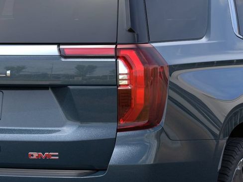 New 2026 GMC Yukon Denali w/ Denali Reserve Package AWD/4WD image 11