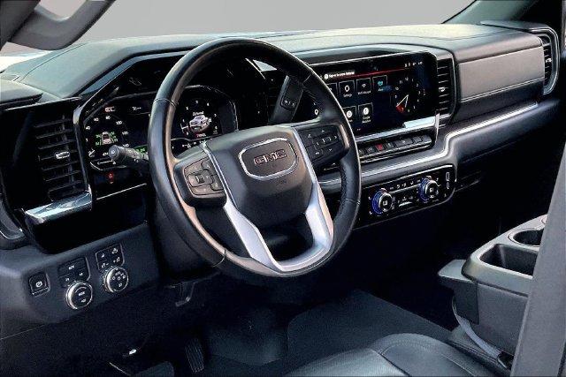 Used 2025 GMC Sierra 1500 SLT AWD/4WD image 12