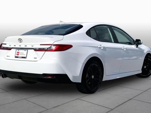 Used 2025 Toyota Camry SE FWD image 13