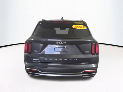 Used 2022 Kia Sorento EX w/ Panoramic Sunroof Package image 6