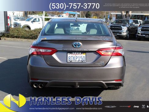 Used 2020 Toyota Camry SE image 8