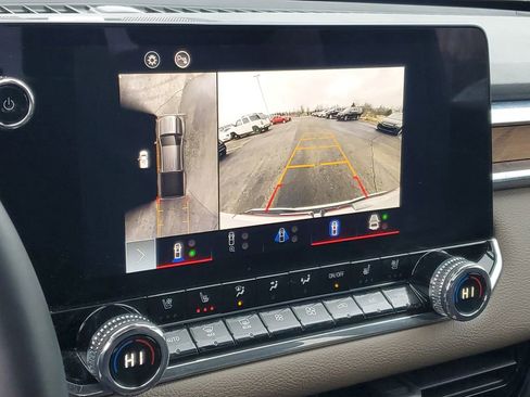 Used 2024 GMC Canyon Denali image 19