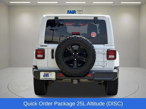 Used 2021 Jeep Wrangler Unlimited Sahara AWD/4WD image 9