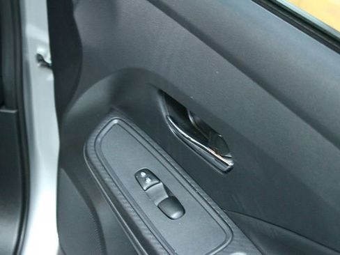 Used 2025 Nissan Versa SV image 10