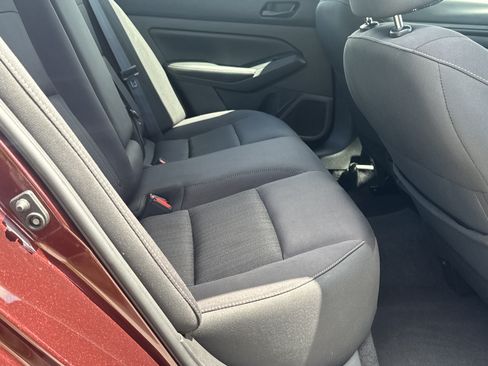 Used 2025 Nissan Altima 2.5 SV FWD image 15