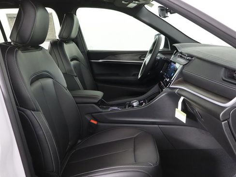 New 2026 Jeep Grand Cherokee Limited AWD/4WD image 18