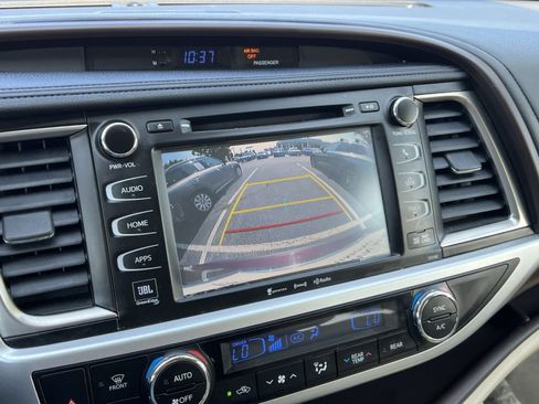 Used 2016 Toyota Highlander Limited Platinum AWD/4WD image 16
