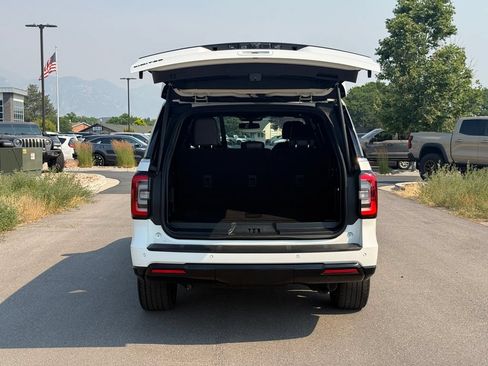 Used 2023 Ford Expedition Limited RWD image 12