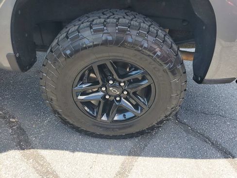 Used 2021 Chevrolet Silverado 1500 LT Trail Boss w/ Convenience Package II AWD/4WD image 31