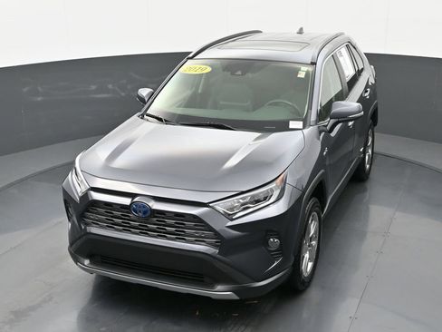 Used 2019 Toyota RAV4 Limited image 33