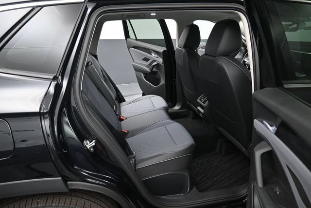 New 2026 Volkswagen Tiguan SE FWD image 13