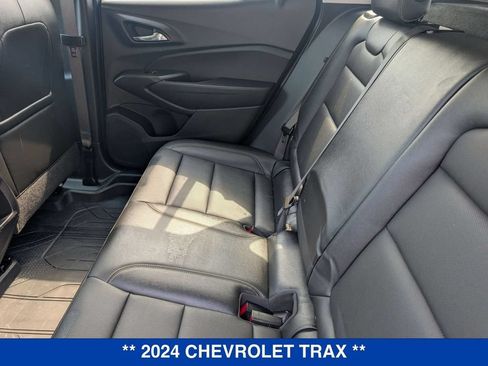 Used 2024 Chevrolet Trax ACTIV w/ Sunroof Package FWD image 17