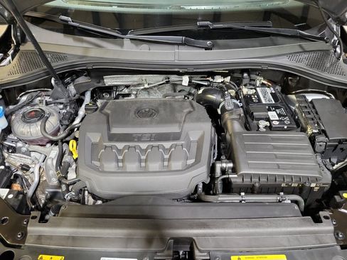 Certified 2023 Volkswagen Tiguan SE w/ Panoramic Sunroof Package FWD image 20
