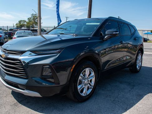 Used 2019 Chevrolet Blazer LT image 3