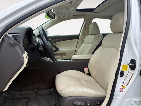 Used 2013 Lexus IS 250 w/ Premium Pkg Value Edition RWD image 9