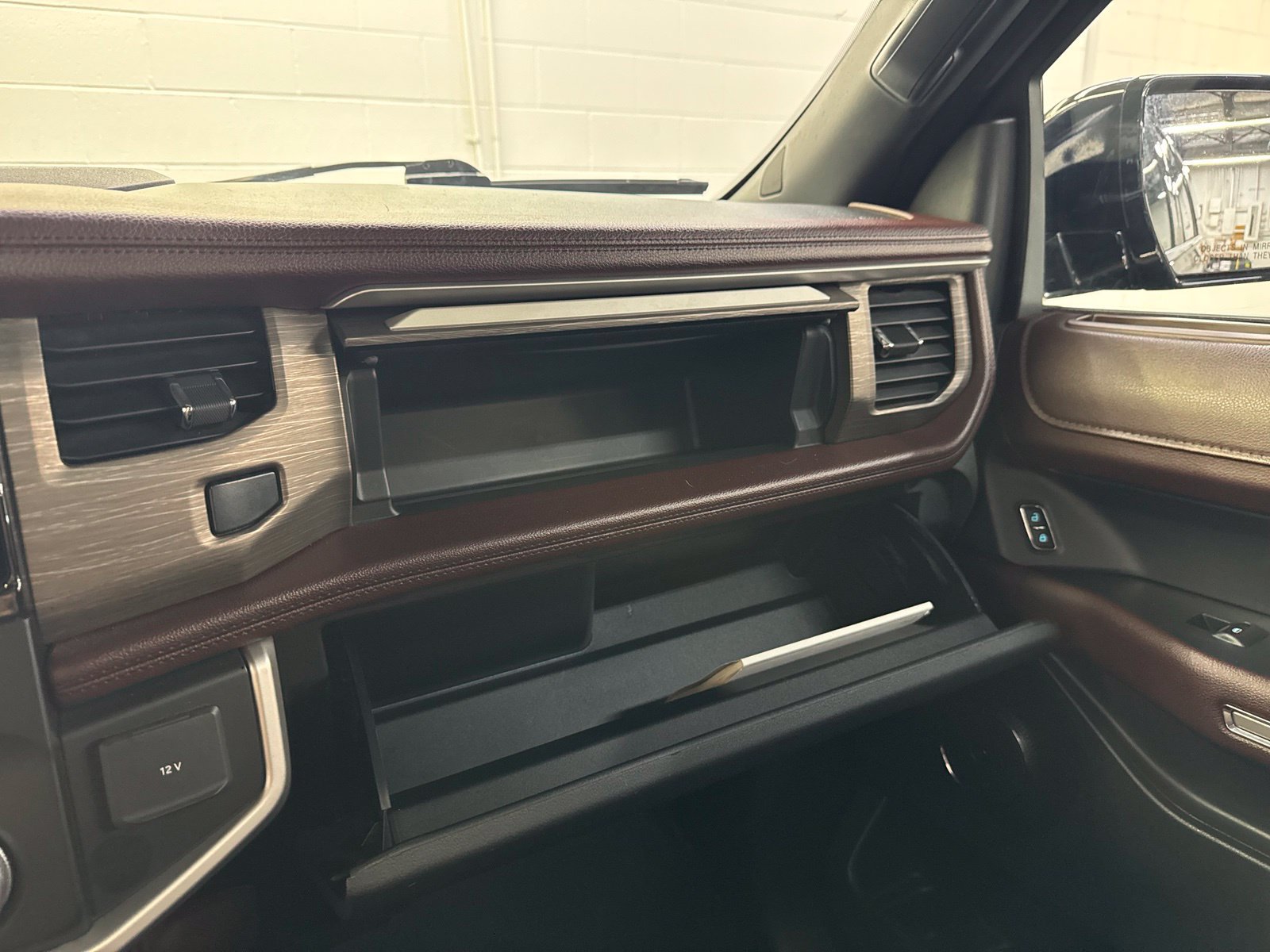 Used 2024 Ford Expedition Max Limited AWD/4WD image 33