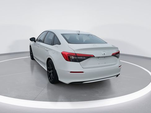 Used 2024 Honda Civic Sport image 5