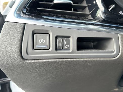 New 2025 Cadillac XT6 Luxury image 19