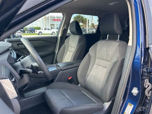 Used 2024 Nissan Rogue SV FWD image 20