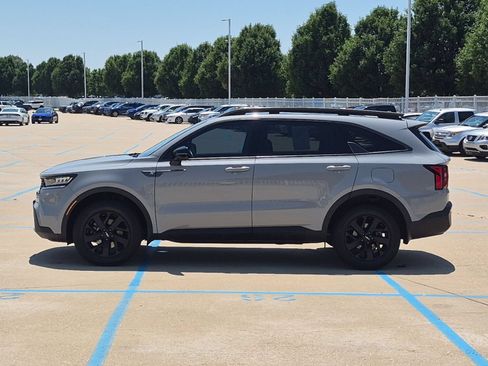 Used 2022 Kia Sorento S w/ Panoramic Sunroof Package AWD/4WD image 9