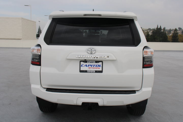 Used 2016 Toyota 4Runner SR5 AWD/4WD image 4
