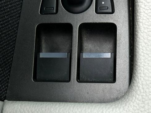 Used 2016 Jaguar F-TYPE Convertible image 36